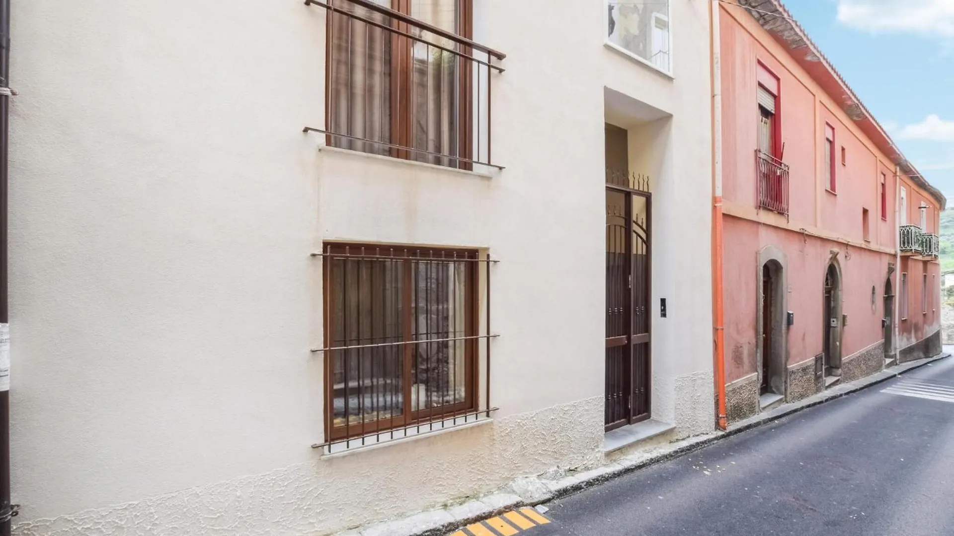 Le Muse Apartments Patti